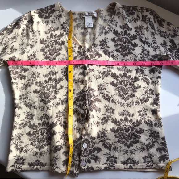 Susan Bristol Women's Floral Cropped Cardigal 100% Wool Size L - Picture 7 of 7